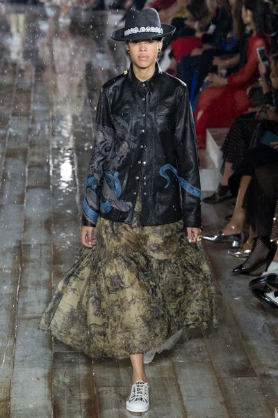 Look 29